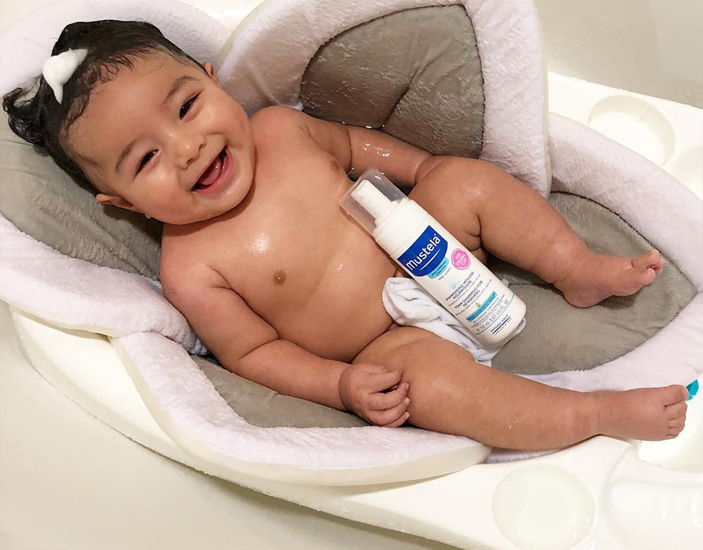 How to Bathe a Newborn: Tips for Baby's First Bath